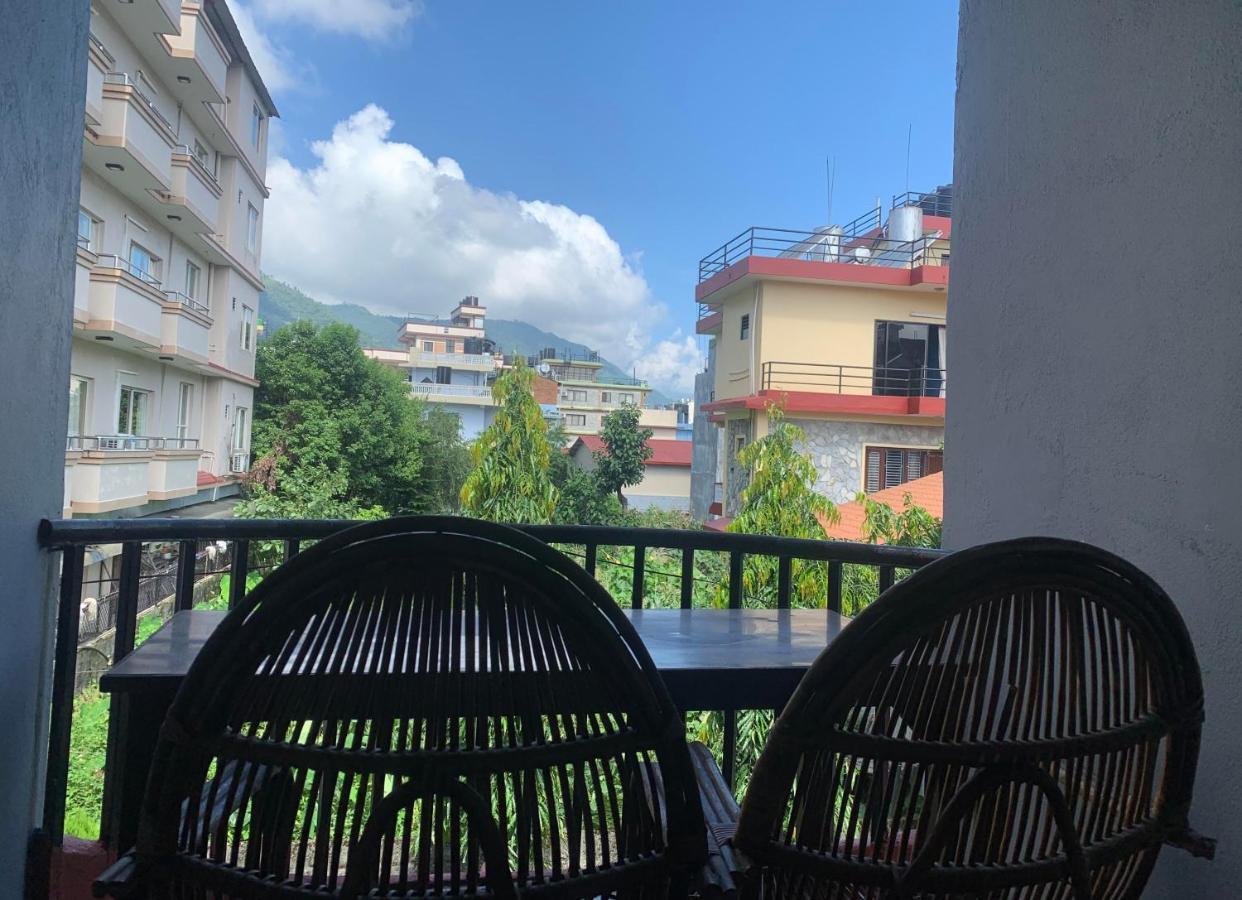 Hotel Peace Ganga Inn Pokhara Luaran gambar
