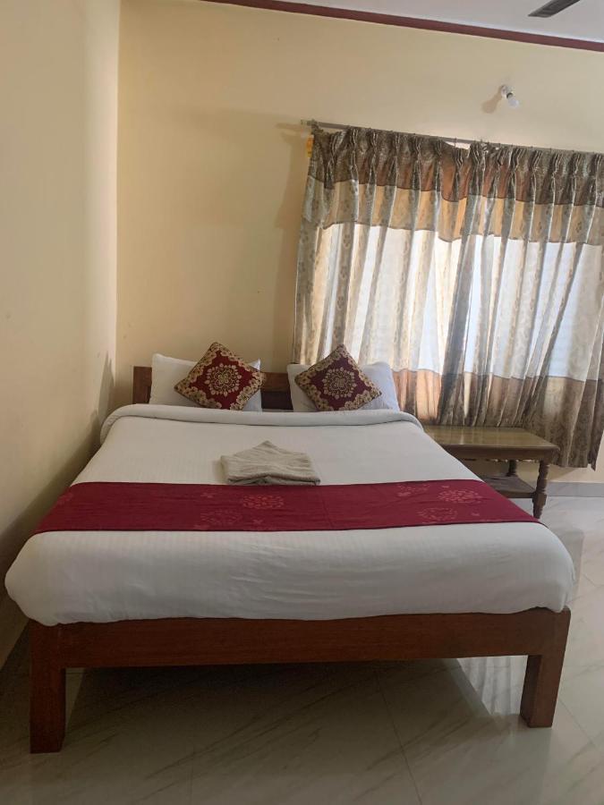 Hotel Peace Ganga Inn Pokhara Luaran gambar