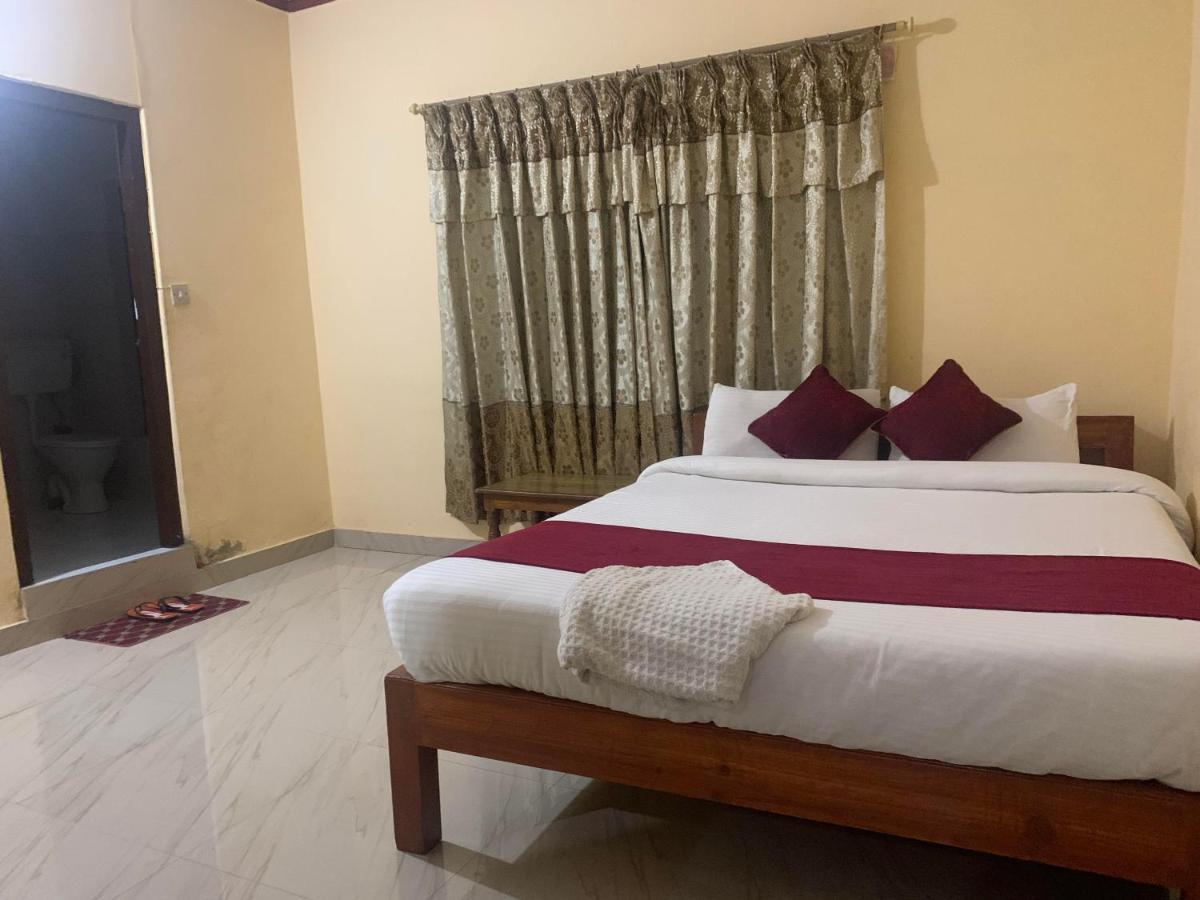 Hotel Peace Ganga Inn Pokhara Luaran gambar