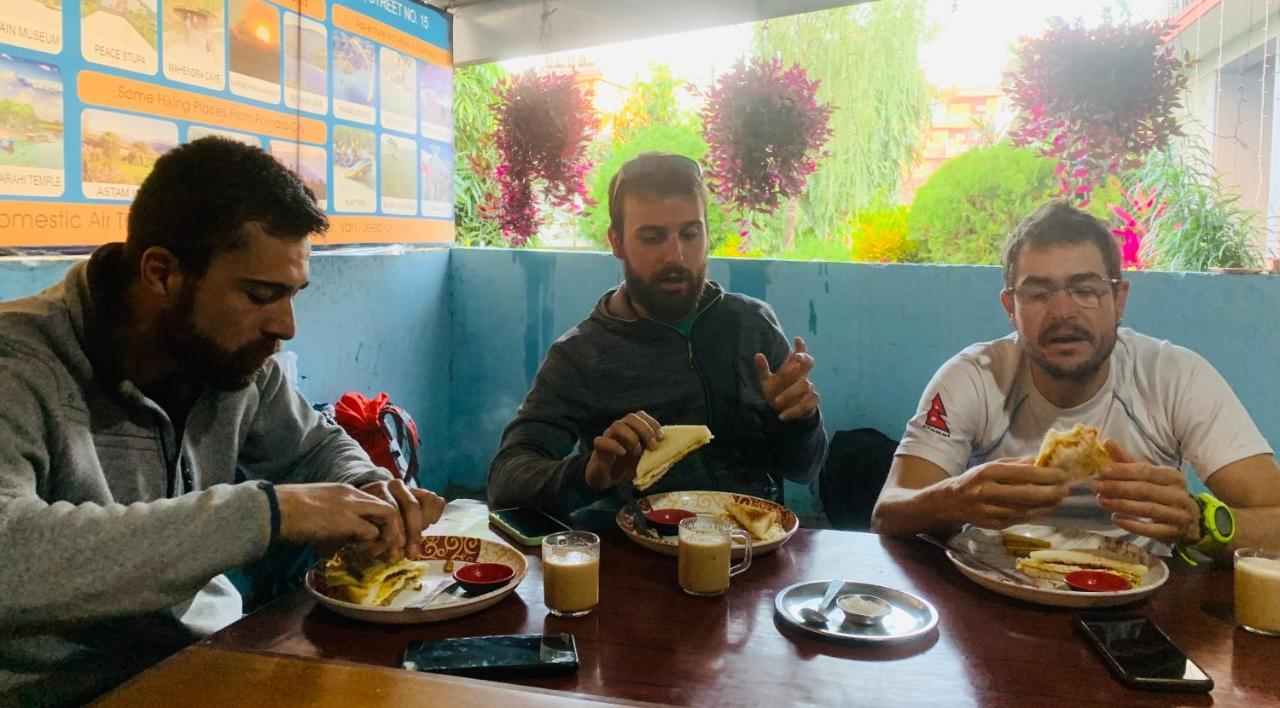 Hotel Peace Ganga Inn Pokhara Luaran gambar