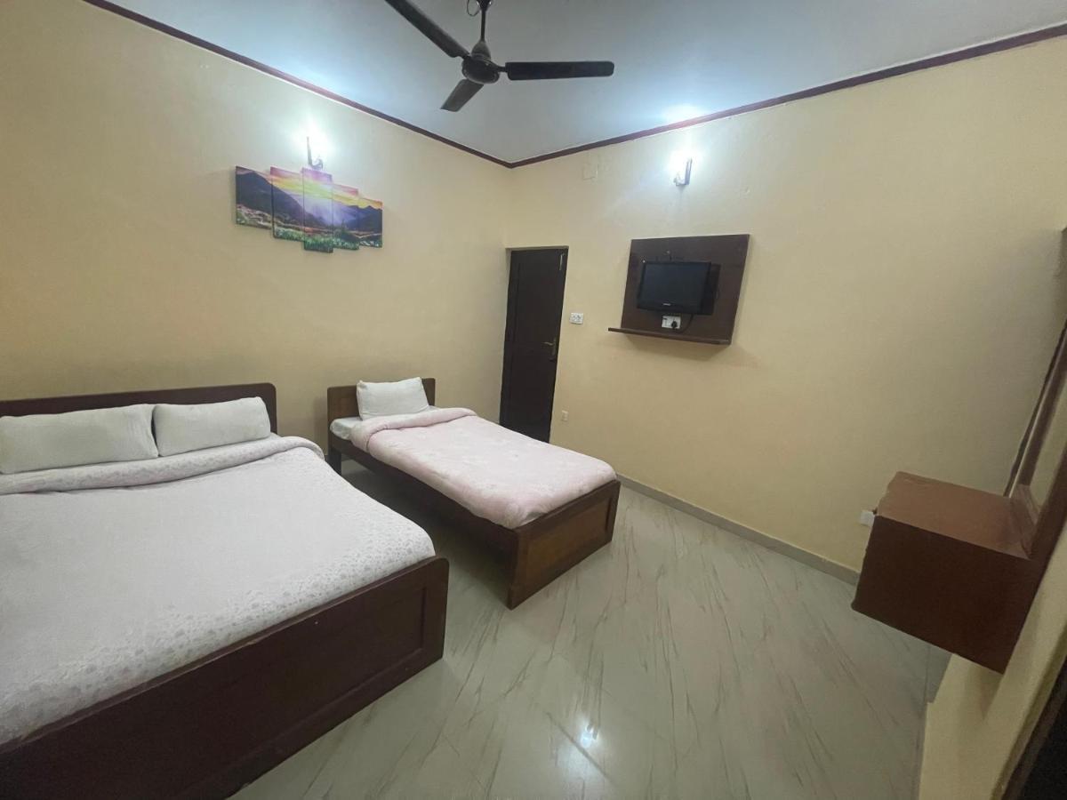 Hotel Peace Ganga Inn Pokhara Luaran gambar