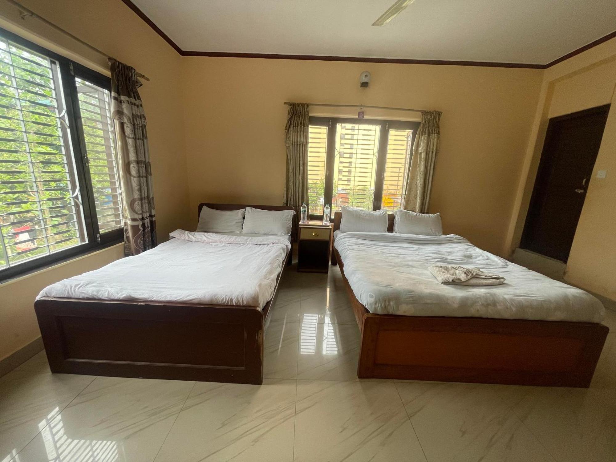 Hotel Peace Ganga Inn Pokhara Luaran gambar